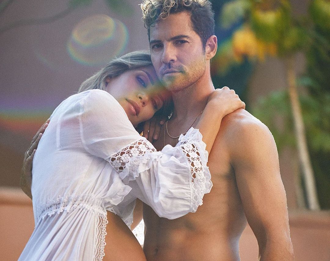 David Bisbal se convirtió nuevamente en papá y lo anunció con tiernas postales