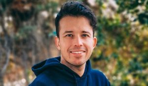 ¿Como Miley Cyrus? Luis Pedraza impacta con radical cambio de look