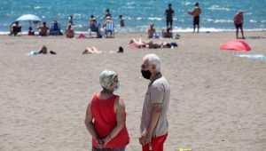 En todas las playas: Se limitará el aforo de turistas con banderas rojas