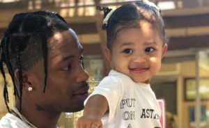 Travis Scott quiere criar a Stormi para que sea feminista