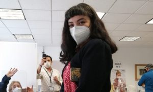 ¿Cómo se vivió en el extranjero el Plebiscito Nacional? Mon Laferte votó en México