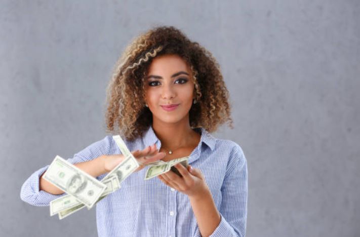 Los astros influyen: Los signos del zodiaco que más y menos gastan