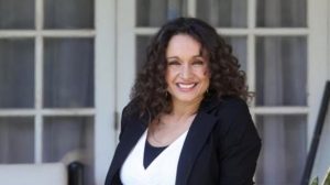 Coreógrafa Claudia Miranda se reinventó con nuevo negocio tras quedar cesante