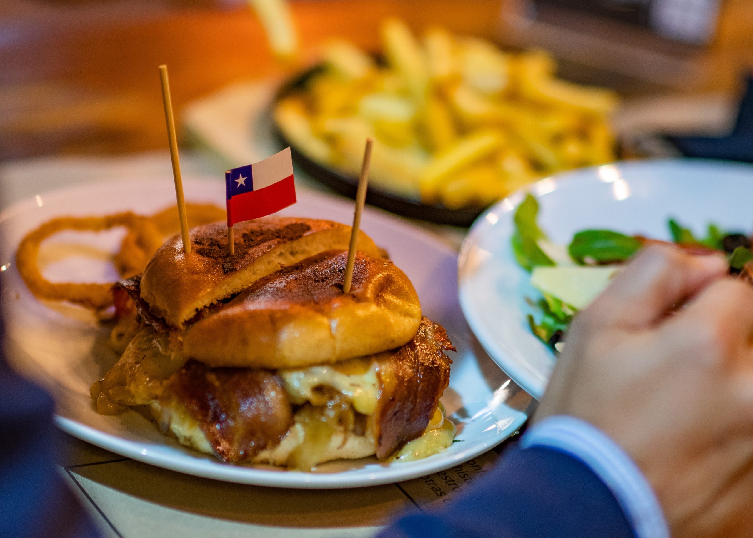 Ganadores de la caja con productos de Bar Santiago