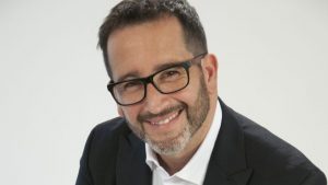 ¿Se tatuó? Eduardo Fuentes confunde con foto en redes sociales