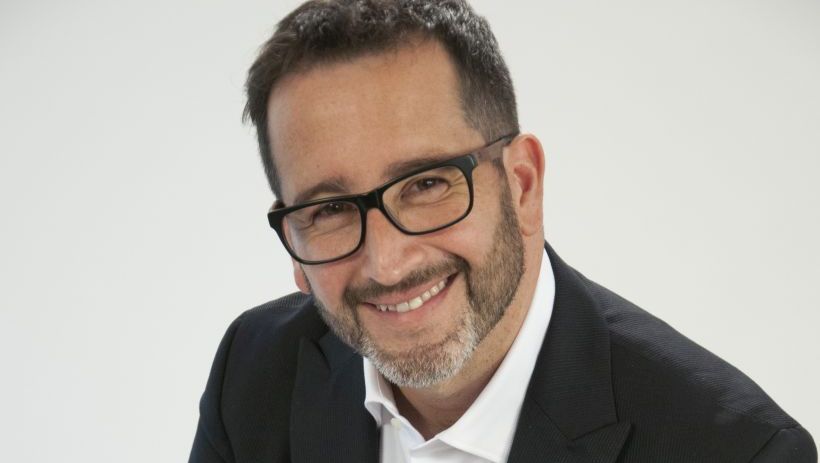 ¿Se tatuó? Eduardo Fuentes confunde con foto en redes sociales