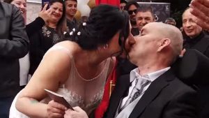 Novia de "Contra viento y marea" estremeció con testimonio tras muerte de su esposo