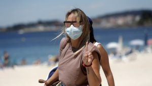 Uso de mascarilla también es obligatorio en playas y balnearios