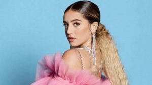 Lola Índigo: "Se viene una canción con un artista español muy conocido"