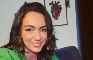 Clarisa Muñoz anunció su embarazo durante transmisión de "Aquí somos todos"