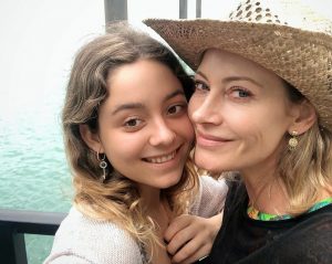 Marcela Vacarezza chochea con el nuevo trabajo de su hija Martina