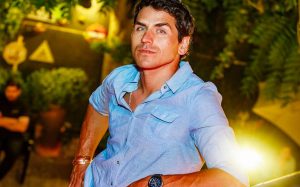 Pangal Andrade estaría saliendo con una guapa modelo y conductora argentina