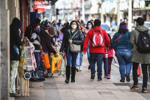 Estas son las 30 comunas con más casos activos de Covid-19