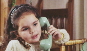 Ya tiene 11 años: Anita de “Los 80” reapareció en TV sorprendiendo a Tamara Acosta y Loreto Aravena