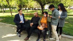 Padres de novio transgénero sacaron aplausos en "Contra viento y marea"