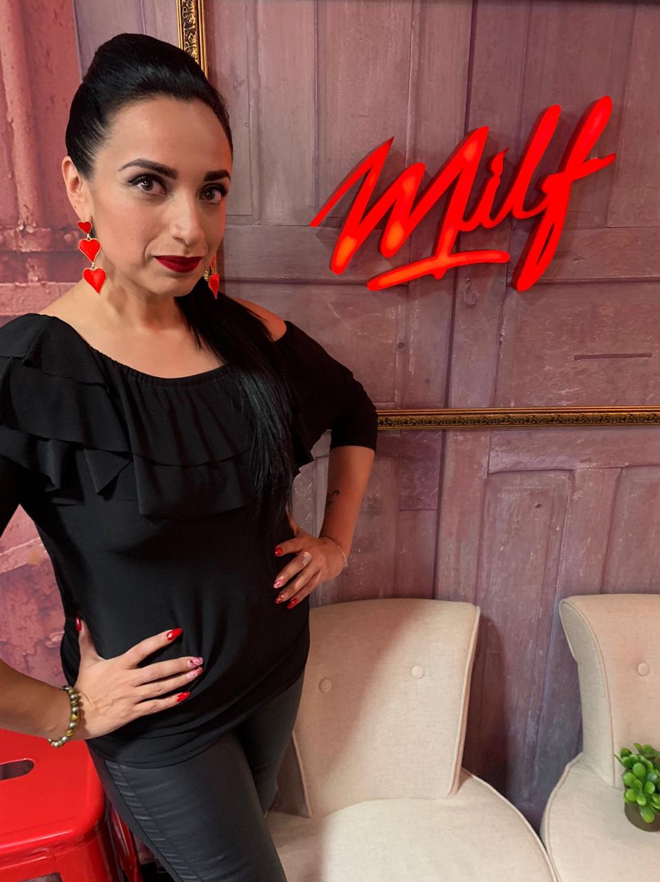 Majo Torrealba se mostró por primera vez en TV en Milf.