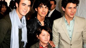 ¿Lo reconoces? Así luce el hermano menor de los Jonas Brothers a sus 20 años
