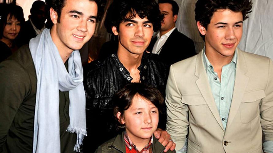 ¿Lo reconoces? Así luce el hermano menor de los Jonas Brothers a sus 20 años