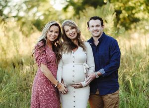 Mujer dio a luz a su nieta y cumplió el sueño de su hija de ser mamá