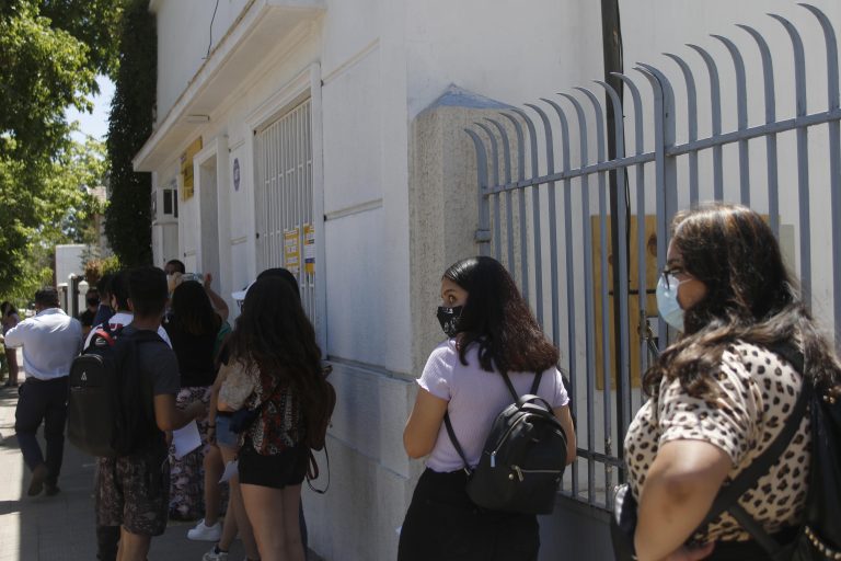 Minsal vuelve a reportar menos de 2 mil casos nuevos de coronavirus