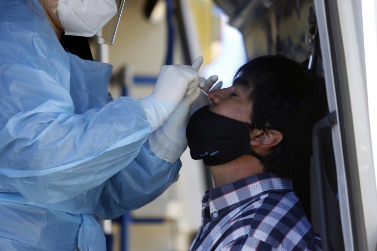 Nuevo balance del Minsal bordea los 2 mil casos diarios por Covid-19
