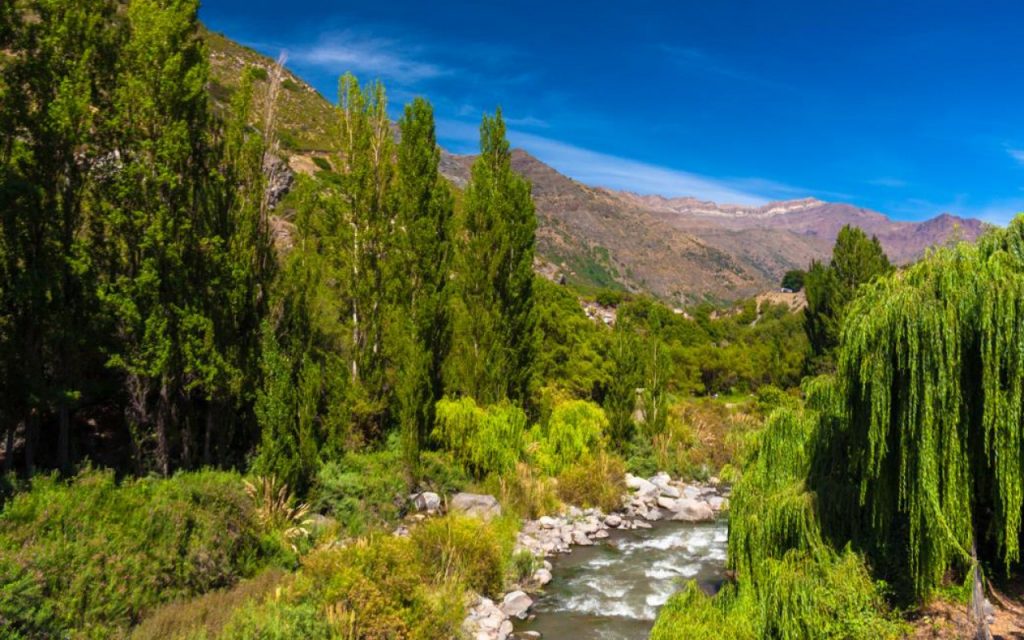 Ocho trekking imperdibles para hacer en el Cajón del Maipo — FMDOS