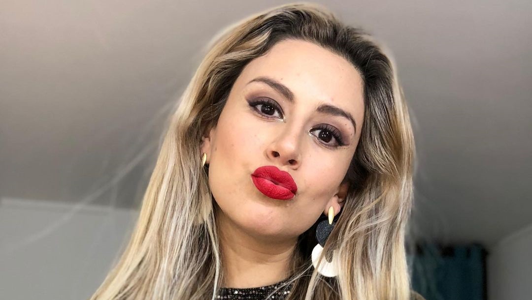 'Siempre dama': Karla Melo sorprende con osado topless