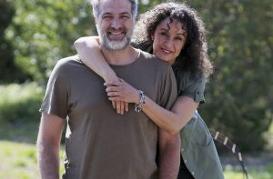 Hijo de Claudia Miranda y Omar Costella se luce como modelo