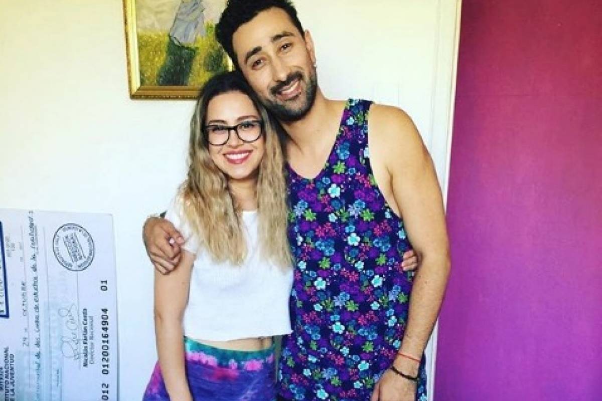 Vocalista de "La Combo Tortuga" contó cómo nació el amor con Karla Melo: "Ella se me declaró"