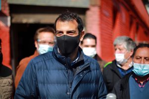 Trabajo comunitario con enfermos Covid: Gobierno lo evalúa como sanción