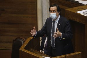 Ministro Víctor Pérez renuncia a su cargo tras la aprobación de Cámara Baja de su acusación constitucional