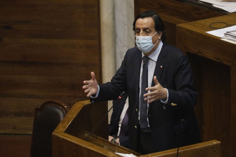 Ministro Víctor Pérez renuncia a su cargo tras la aprobación de Cámara Baja de su acusación constitucional