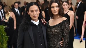Famoso diseñador Alexander Wang es acusado de drogar y abusar a modelos en fiestas