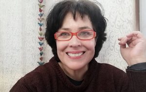 Actriz Carmina Riego se sinceró sobre su paso por la televisión: "Sufrí harto durante muchos años"