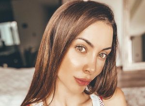 Daniela Colett confesó que se operó cinco veces la nariz por el bullying en redes sociales