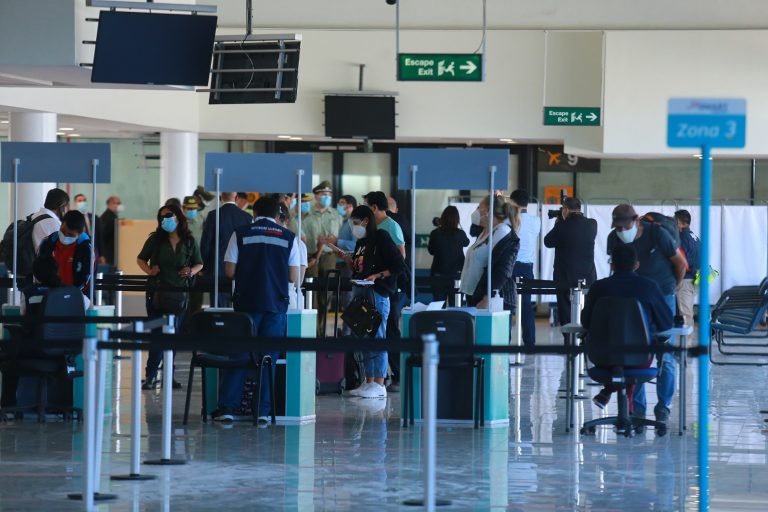 aeropuerto cuarentena viajeros extranjero