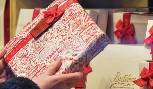 ¿No sabes qué obsequiar? Regalos para amigo secreto a la distancia