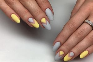 Manicure en los colores Pantone 2021: ¡Inspírate con estos diseños!