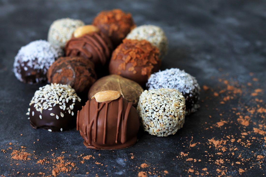 ¿Sin regalo para Navidad? Prepara unas ricas trufas de chocolate con leche condensada