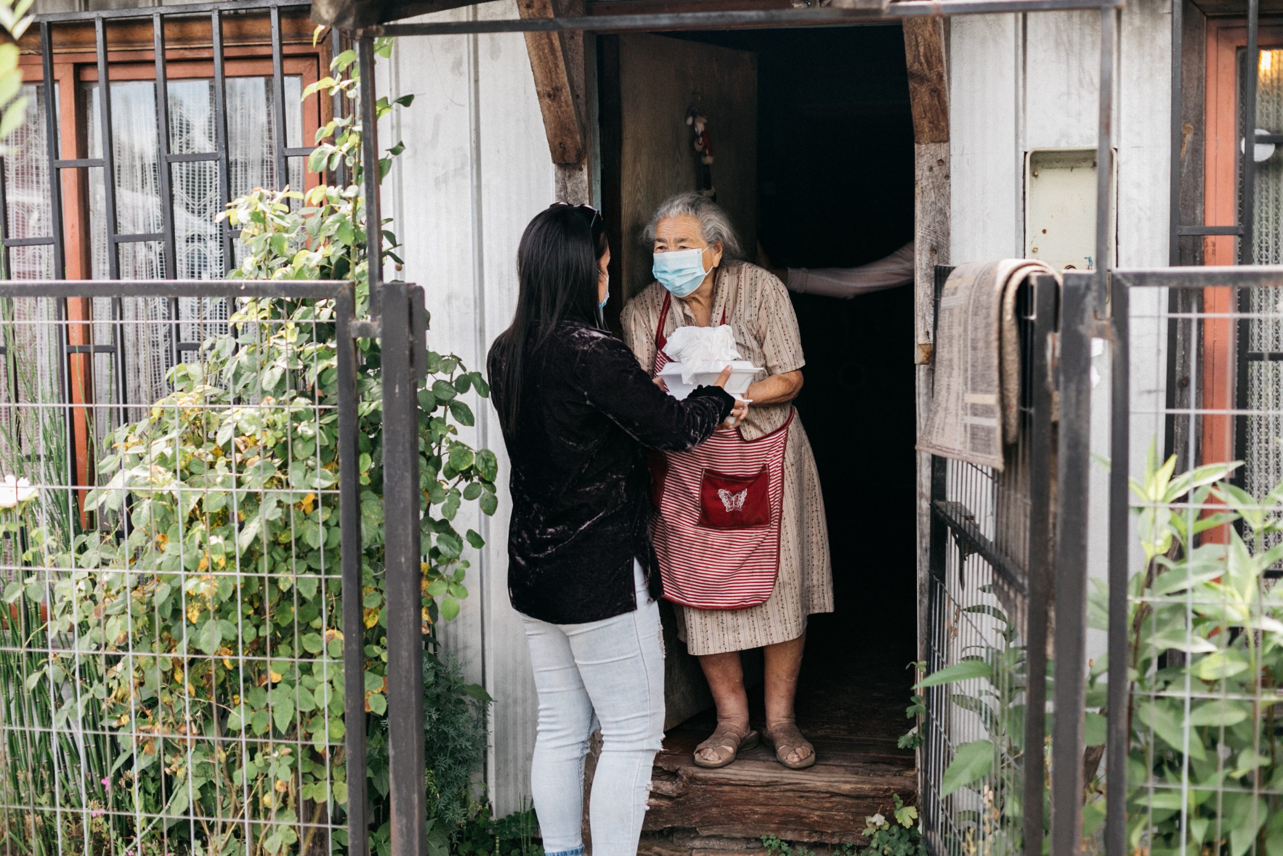 Feminización de la pobreza: pandemia deja al descubierto el potencial de las mujeres para ayudar