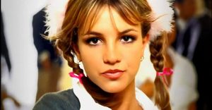 ¡Se nos cayó el carnet! : Ya son 22 años de "Baby One More Time"