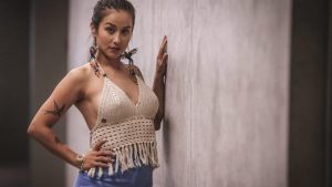 Denise Rosenthal deleita con su look: "Se vienen muchas cositas geniales"