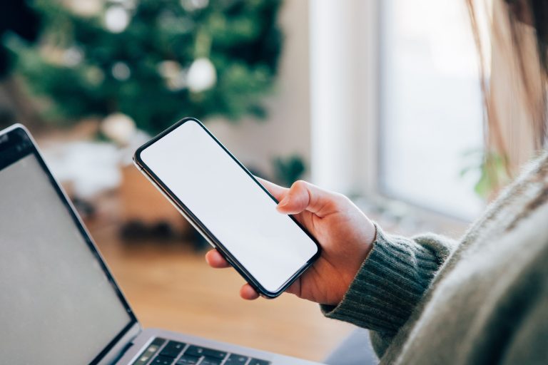 Proyecto busca sancionar difusión de imágenes y videos de mujeres sin su consentimiento