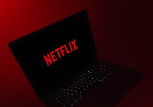 "Netflix" promete estrenar una película por semana este 2021