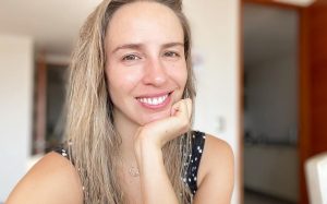 Valeria Ortega derritió al mostrar el primer encuentro entre su bebé y su perro