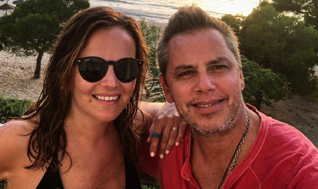 "La banda": Esta es la primera foto de José Miguel Viñuela y su familia desde el nacimiento de su hija