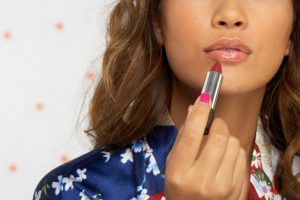 ¿Tienes la piel morena? Potencia tu maquillaje con estos tips