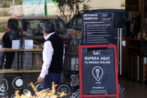 Gobierno retrocede: Prohibición de música es solo una recomendación