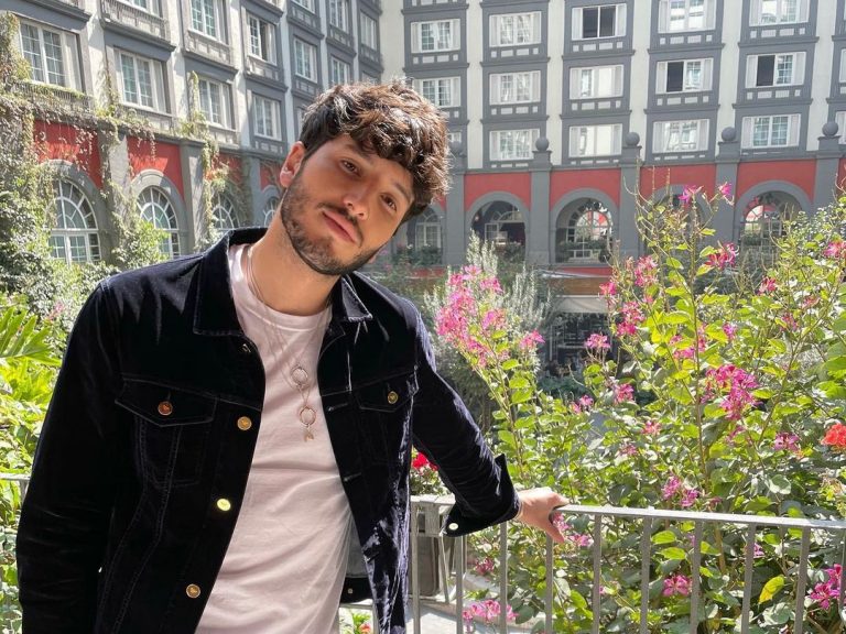 Sebastián Yatra enciende redes sociales con marcada figura