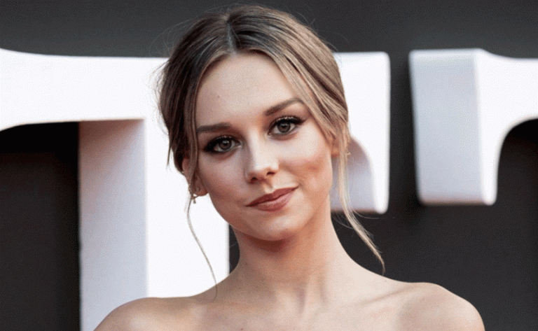 Ester Expósito sorprende con radical cambio de look